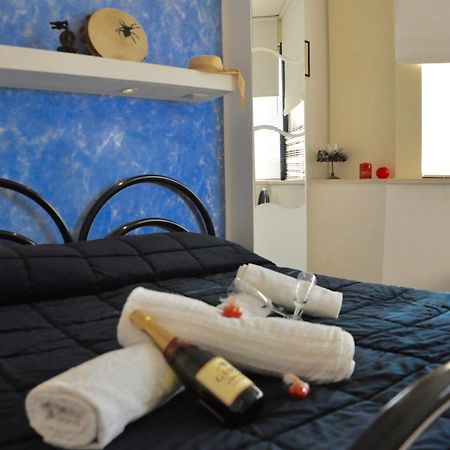 Lo Specchio Del Salento Bed & Breakfast Lecce Luaran gambar