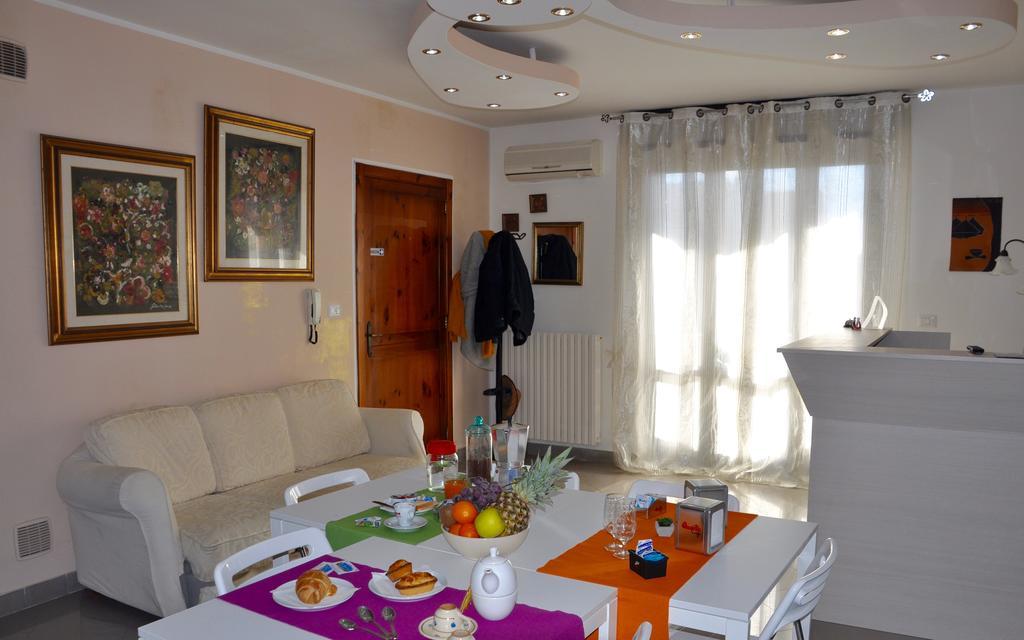 Lo Specchio Del Salento Bed & Breakfast Lecce Luaran gambar