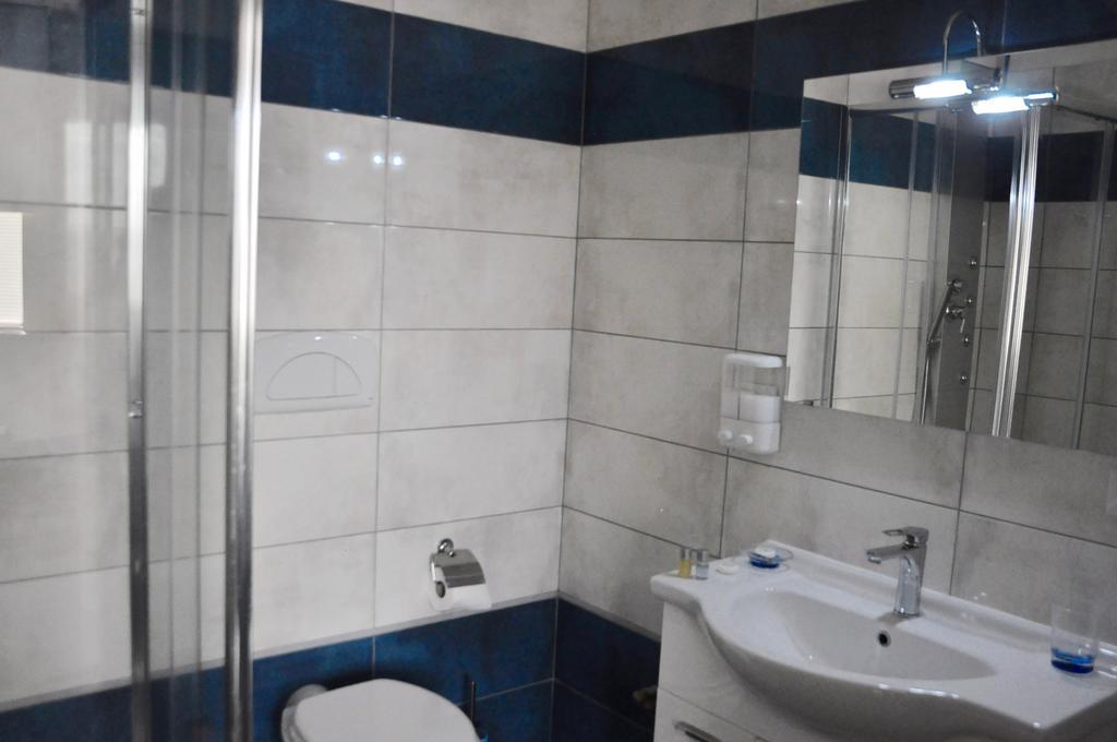 Lo Specchio Del Salento Bed & Breakfast Lecce Luaran gambar